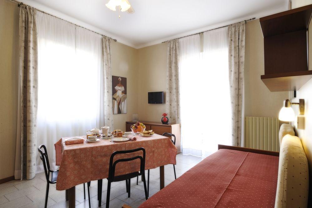 Residence San Marco Suites&Apartments 阿拉西奥 外观 照片